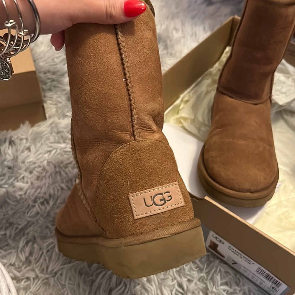 ugg boots size 7 women’s